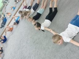 Rok szkolny 2023-2024 - 135 - Spotkanie z fizjoterapeutkÑ